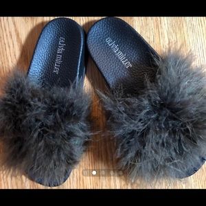 OLIVIA MILLER SLIPPERS 7 NWOT